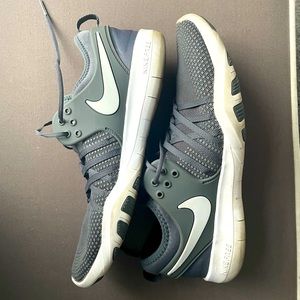 Women’s Nike Free TR 7 Size 10.5 Grey